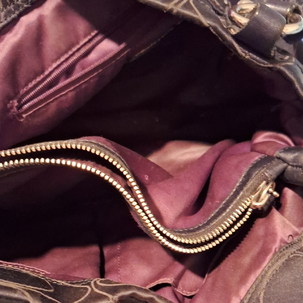 Coach Black Shoulder Bag with Gold Hardware - Picture 2 of 6